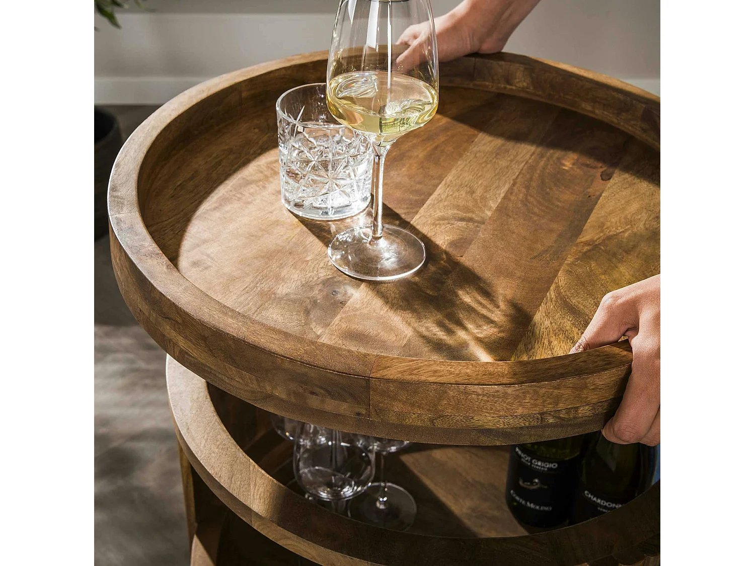 Meuble bar sur roulettes en bois de manguier strié CREEK