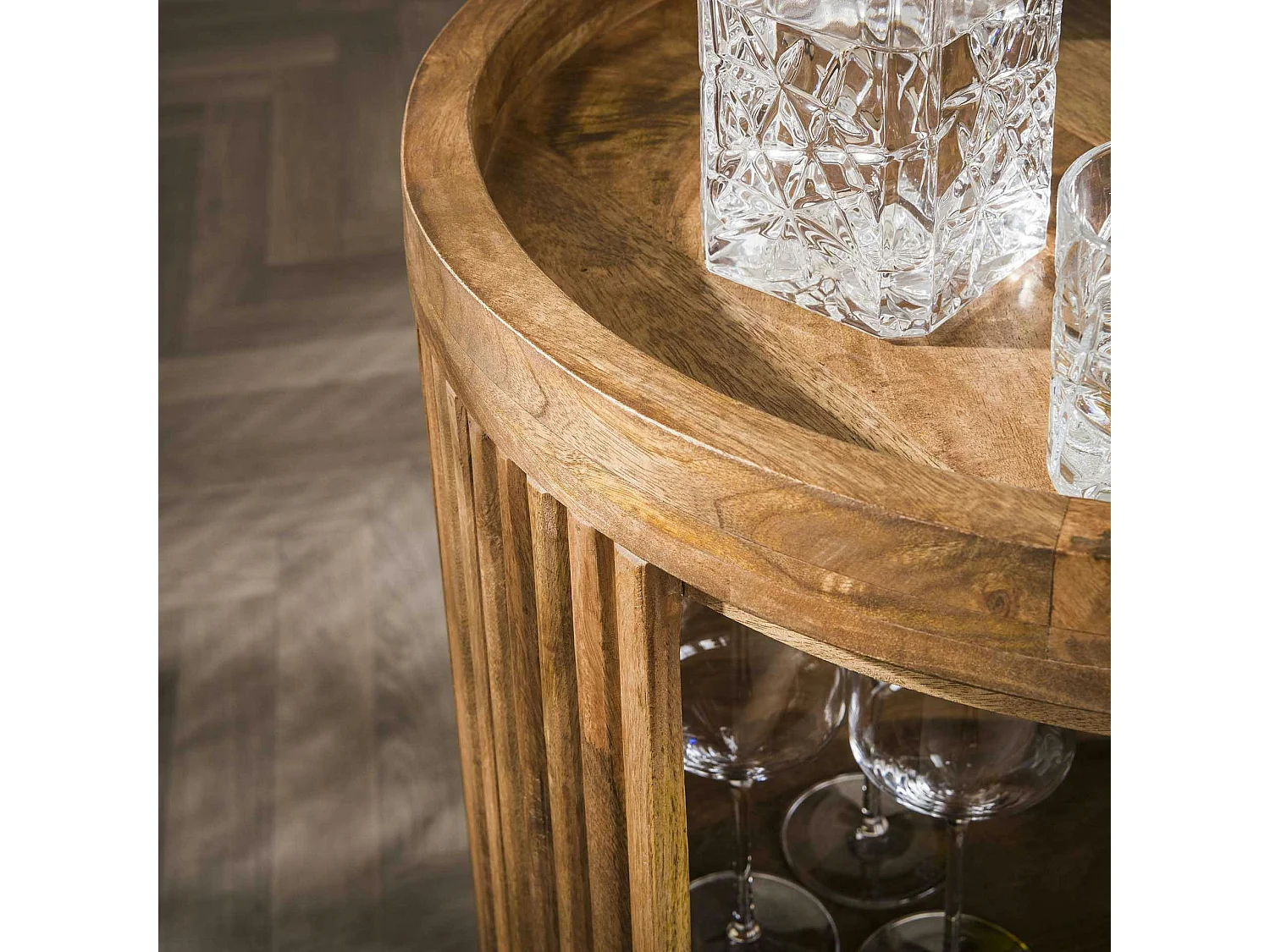 Meuble bar sur roulettes en bois de manguier strié CREEK