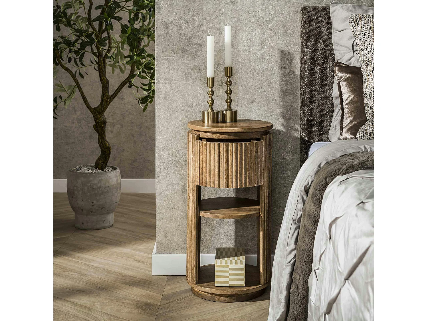 Table de chevet en bois de manguier strié, 1 tiroir CREEK