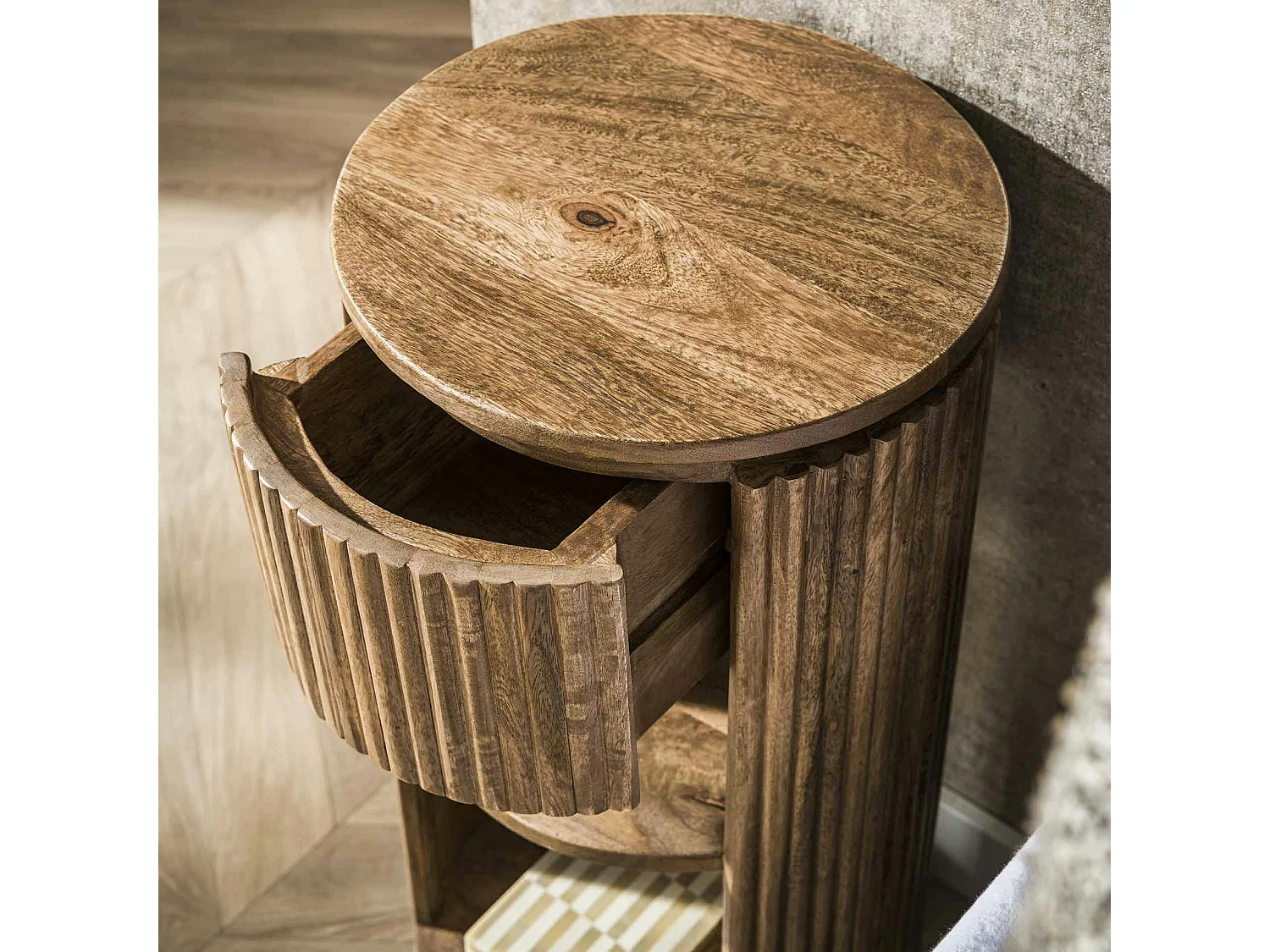 Table de chevet en bois de manguier strié, 1 tiroir CREEK