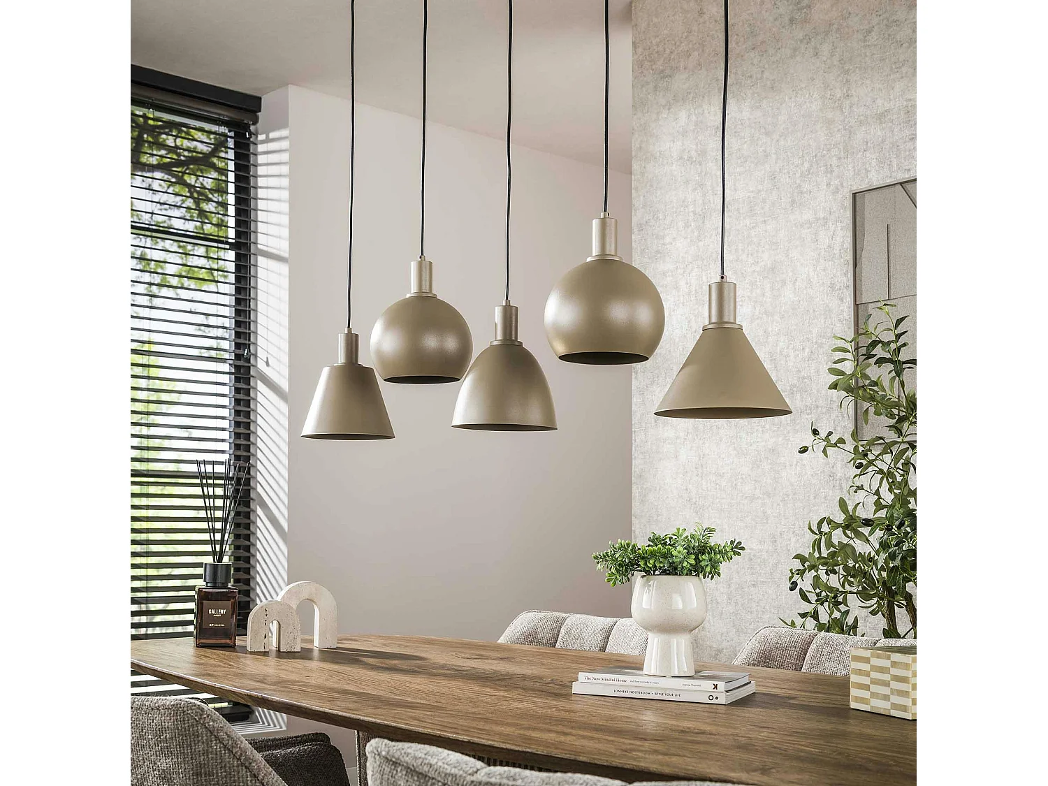 Suspension îlot cuisine 5 abat-jour métal beige TRIBECA