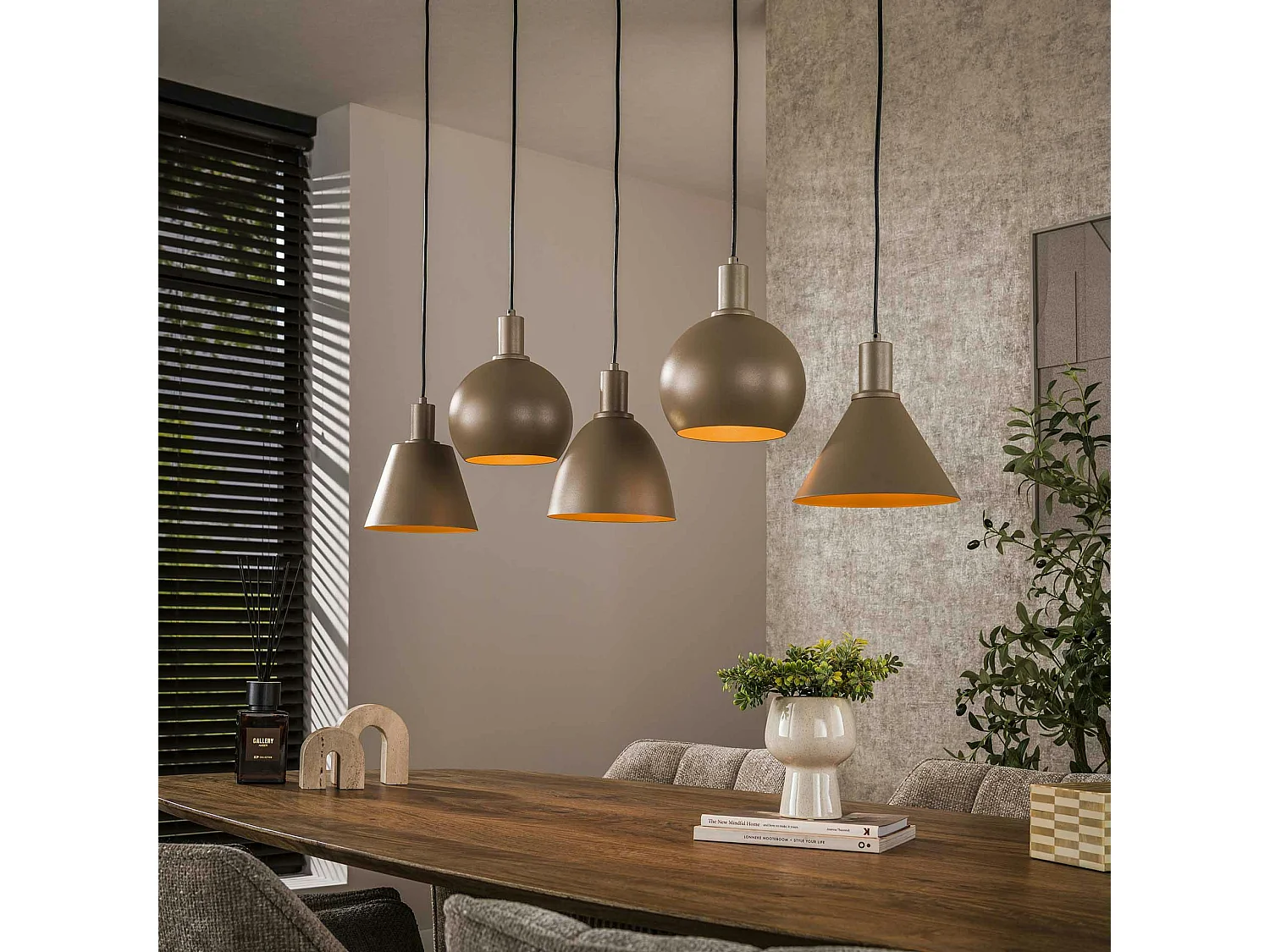 Suspension îlot cuisine 5 abat-jour métal beige TRIBECA