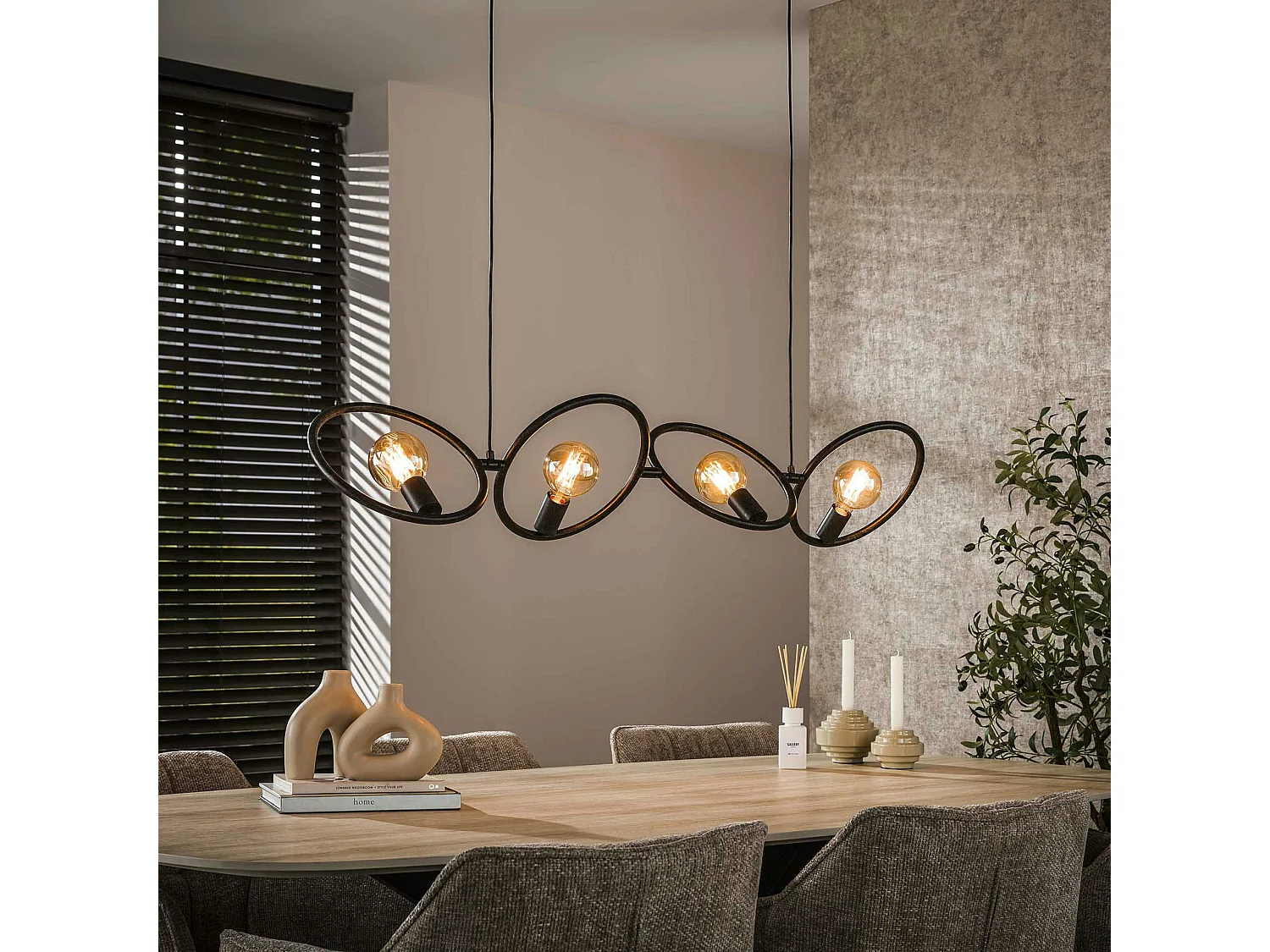 Suspension de table noire 4 anneaux métal pivotants TRIBECA