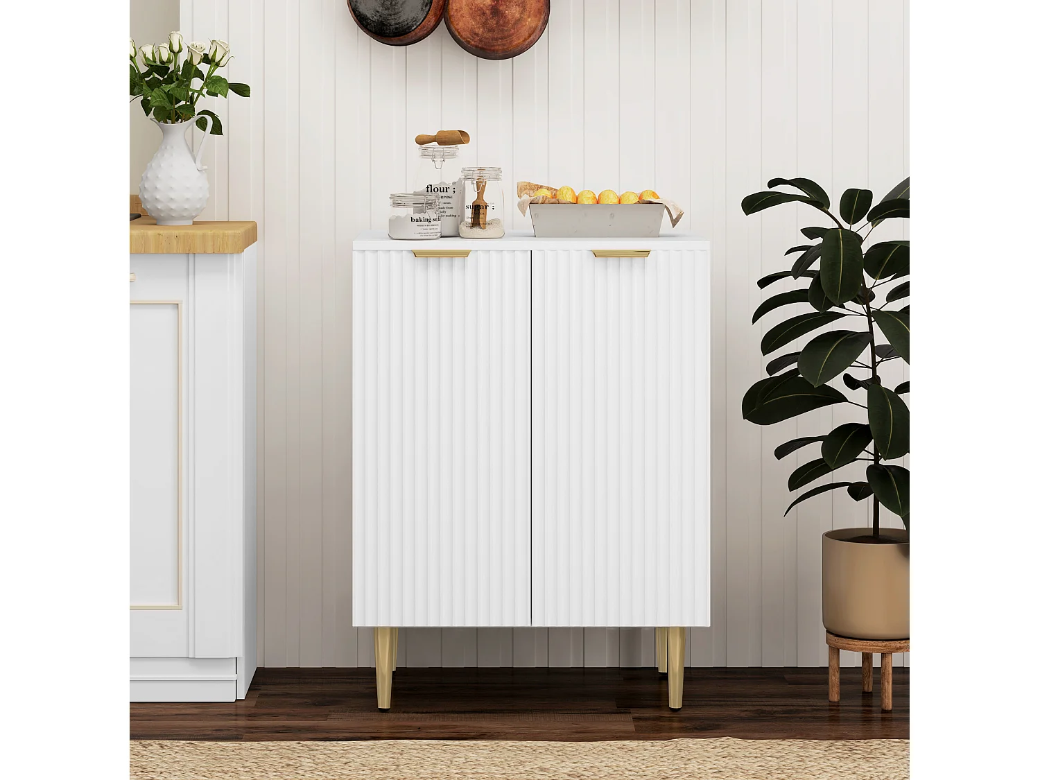 Buffet 2 portes étagère design effet cannelé piètement poignées métal doré blanc