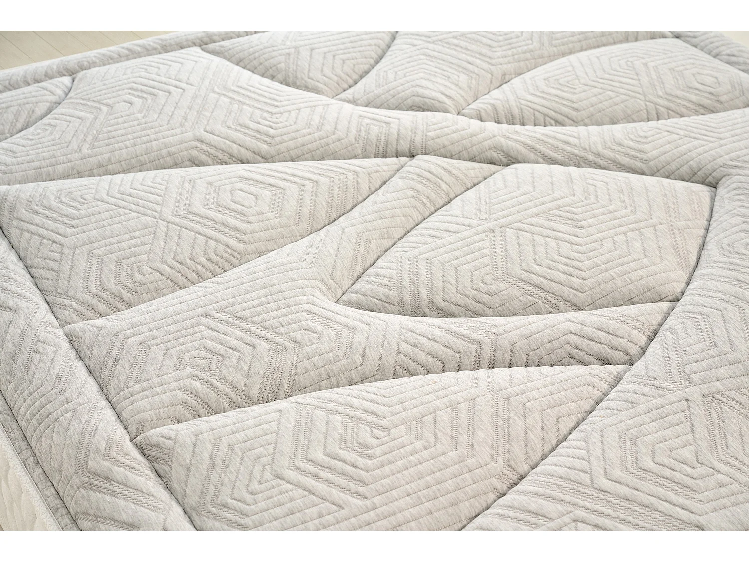 Matelas Mousse à memoire de forme Biocrystal Gold 27 - 150X190 cm - Moonia