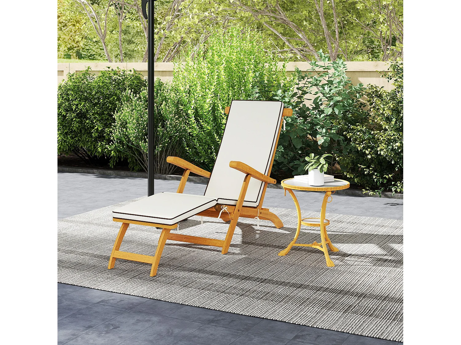 Chaise longue pliable en bois d'acacia verni avec matelas repose-pieds grand confort crème