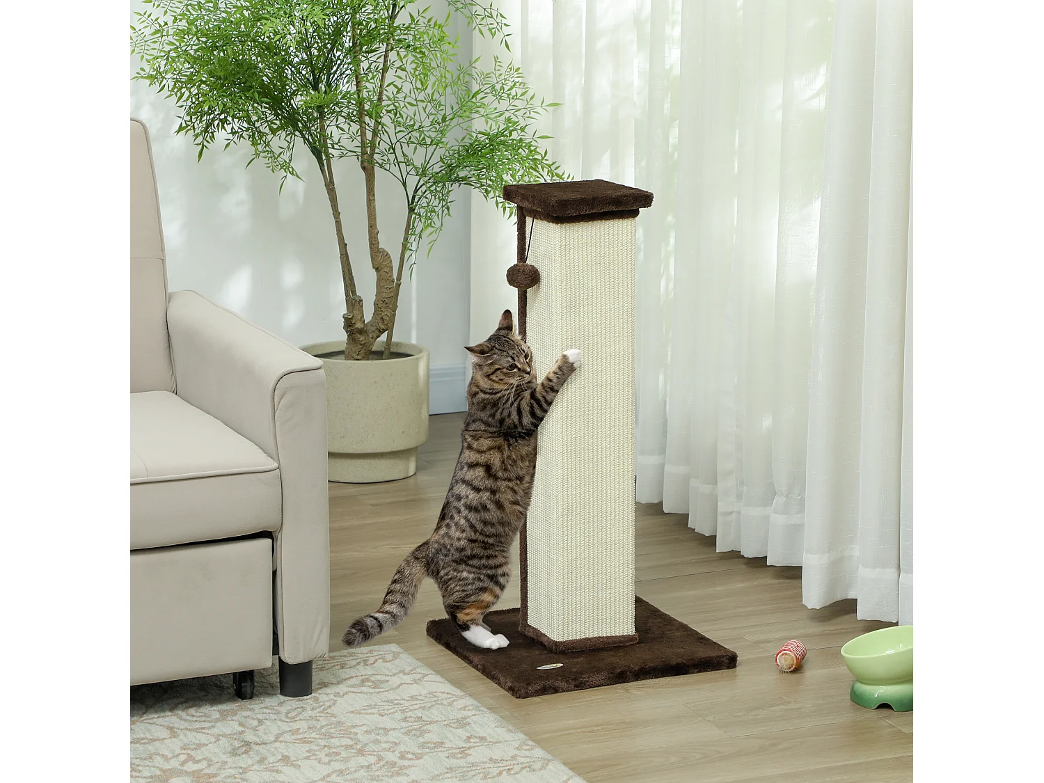 Griffoir tour pour chat H.81 cm - poteau à griffer avec jeu balle suspendue - peluche marron sisal naturel