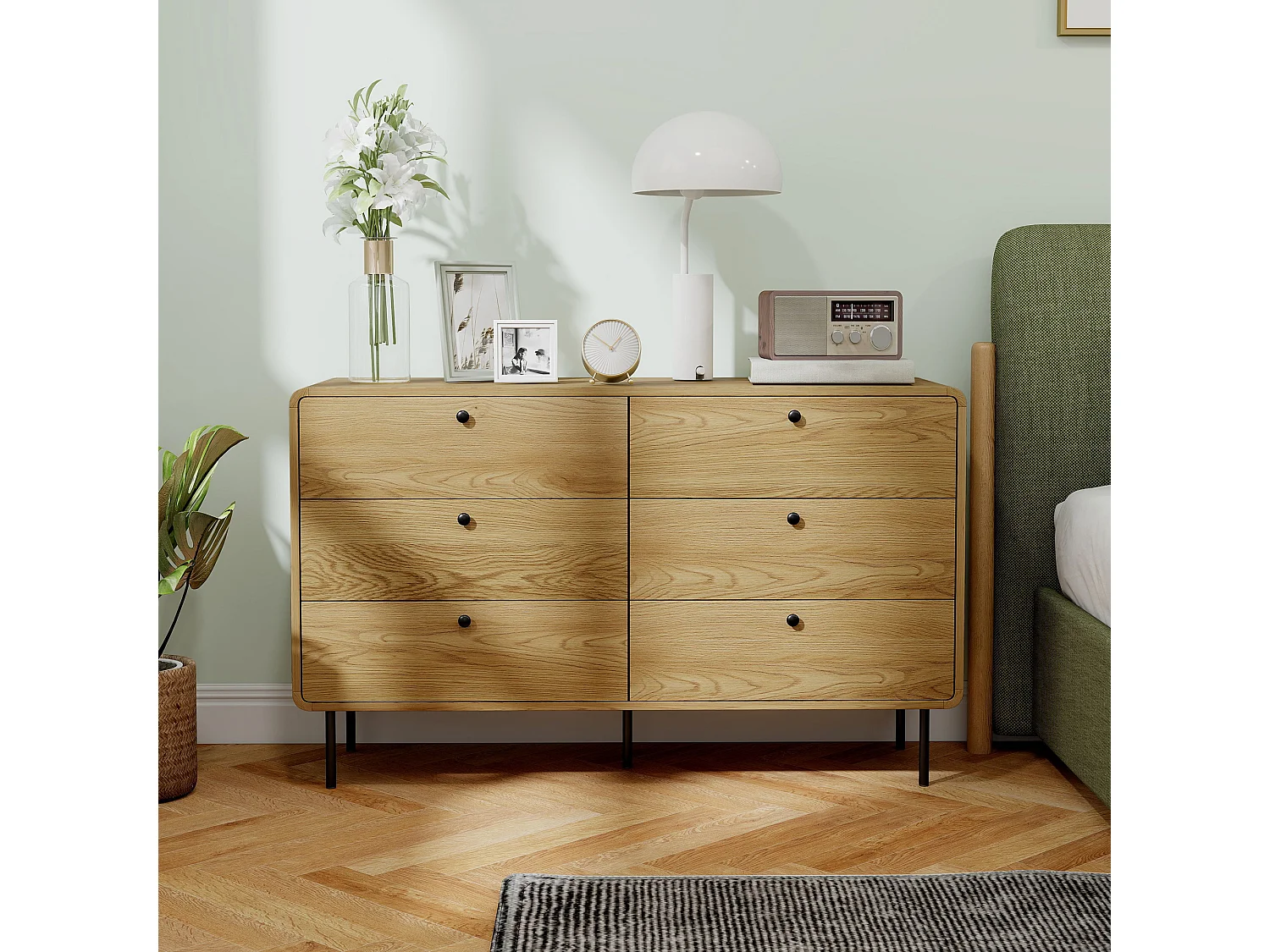 Commode 6 tiroirs style vintage effet bois coins biseautés piètement métal poignées bouton noir