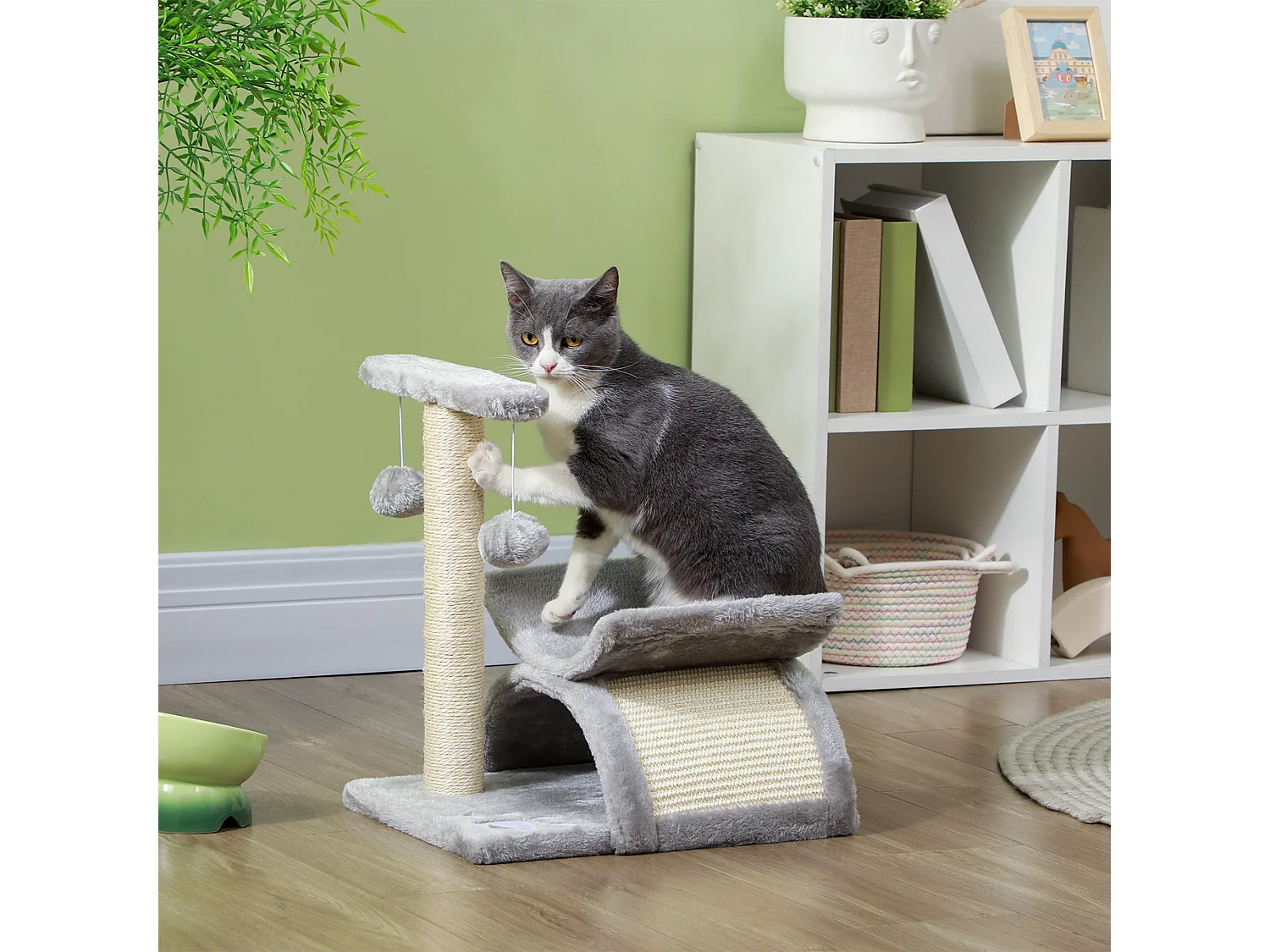 Arbre à chat design - griffoir, grattoir - jeu 2 boules rotatif, panier, tunnel - sisal peluche grise