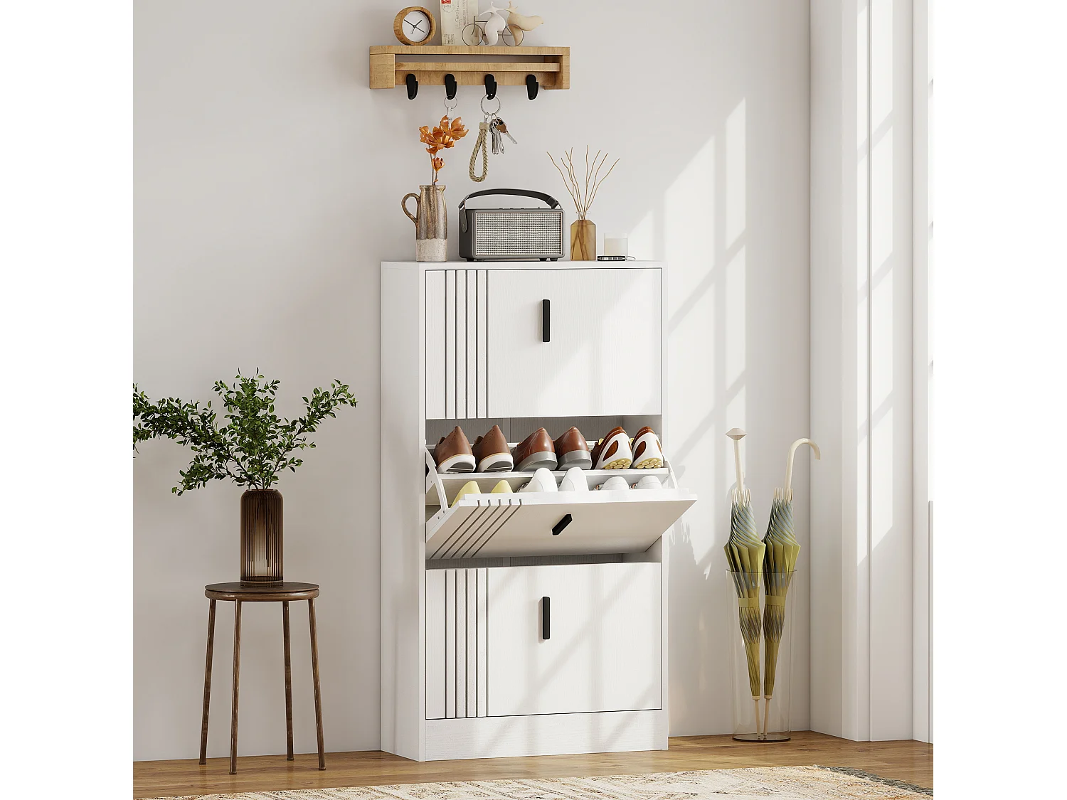 Meuble à chaussures design Urban Craft 3 portes abattantes 3 étagères poignées métal noir aspect bois blanc