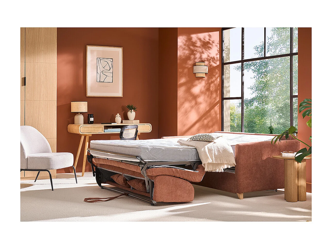 Divano letto 3 posti in tessuto effetto velluto terra bruciata e legno chiaro con materasso 18 cm SKANDY