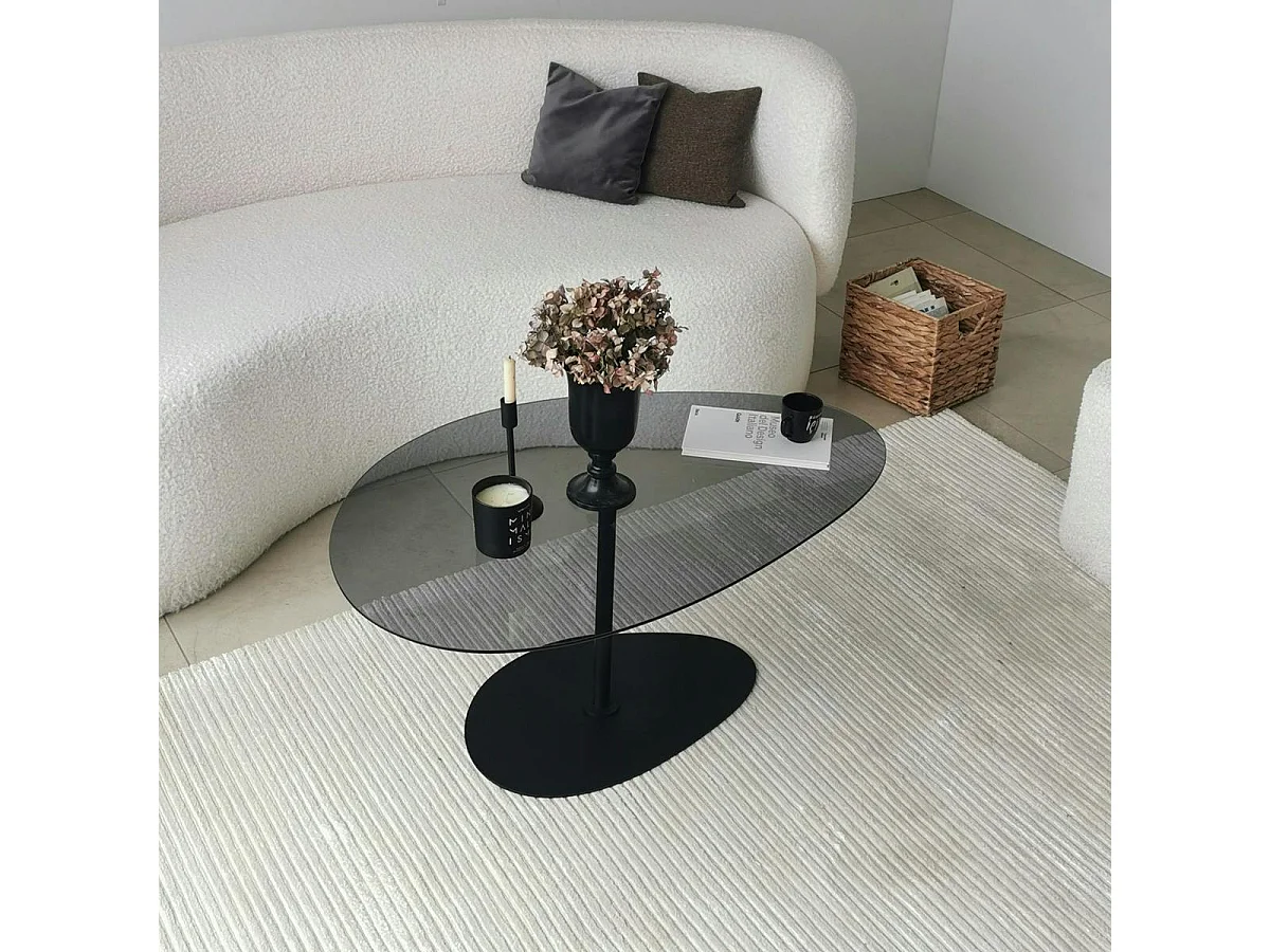 Table basse verre fumé, forme triangle organique TULUM