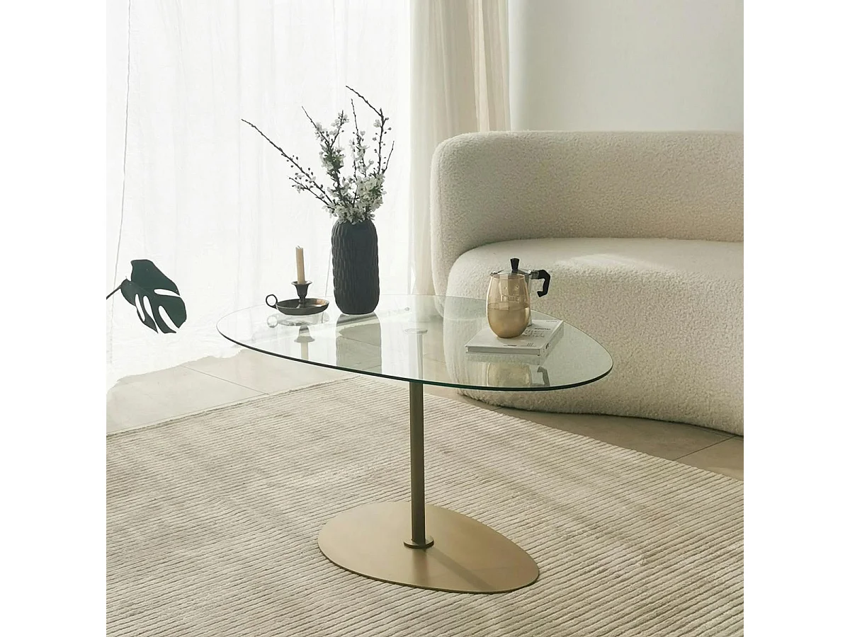 Table basse en verre forme triangle organique pied doré TULUM