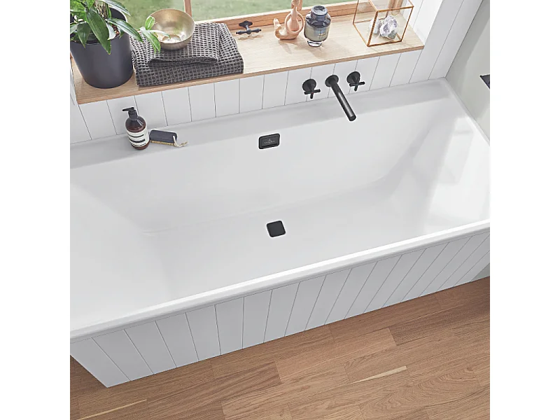 Baignoire droite 170 x 75 VILLEROY & BOCH Collaro acrylique Blanc avec vidage et trop-plein Black Matt