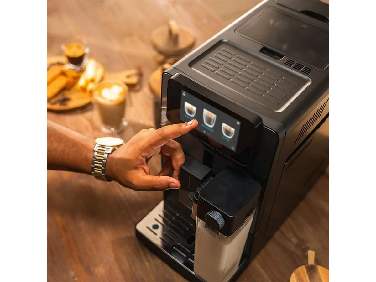 Cafetera superautomática Cecotec Cremmaet Latte Touch 19 bares con tanque de leche negro