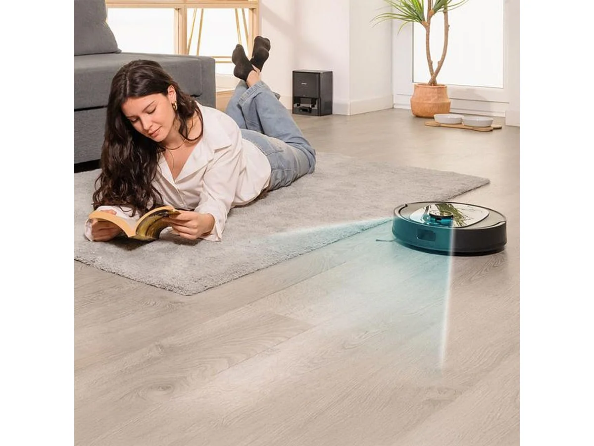 Robot aspirador Cecotec Conga 7690 Immortal Max Home M 5000Pa 4 en 1 con base de autovaciado negro