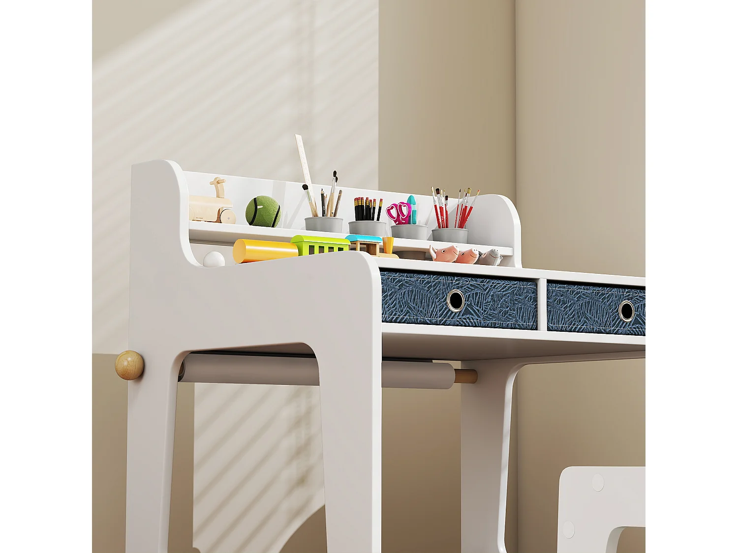 Bureau enfant avec chaise - 2 tiroirs tissu, étagère, 4 porte-gobelets, dérouleur papier - blanc