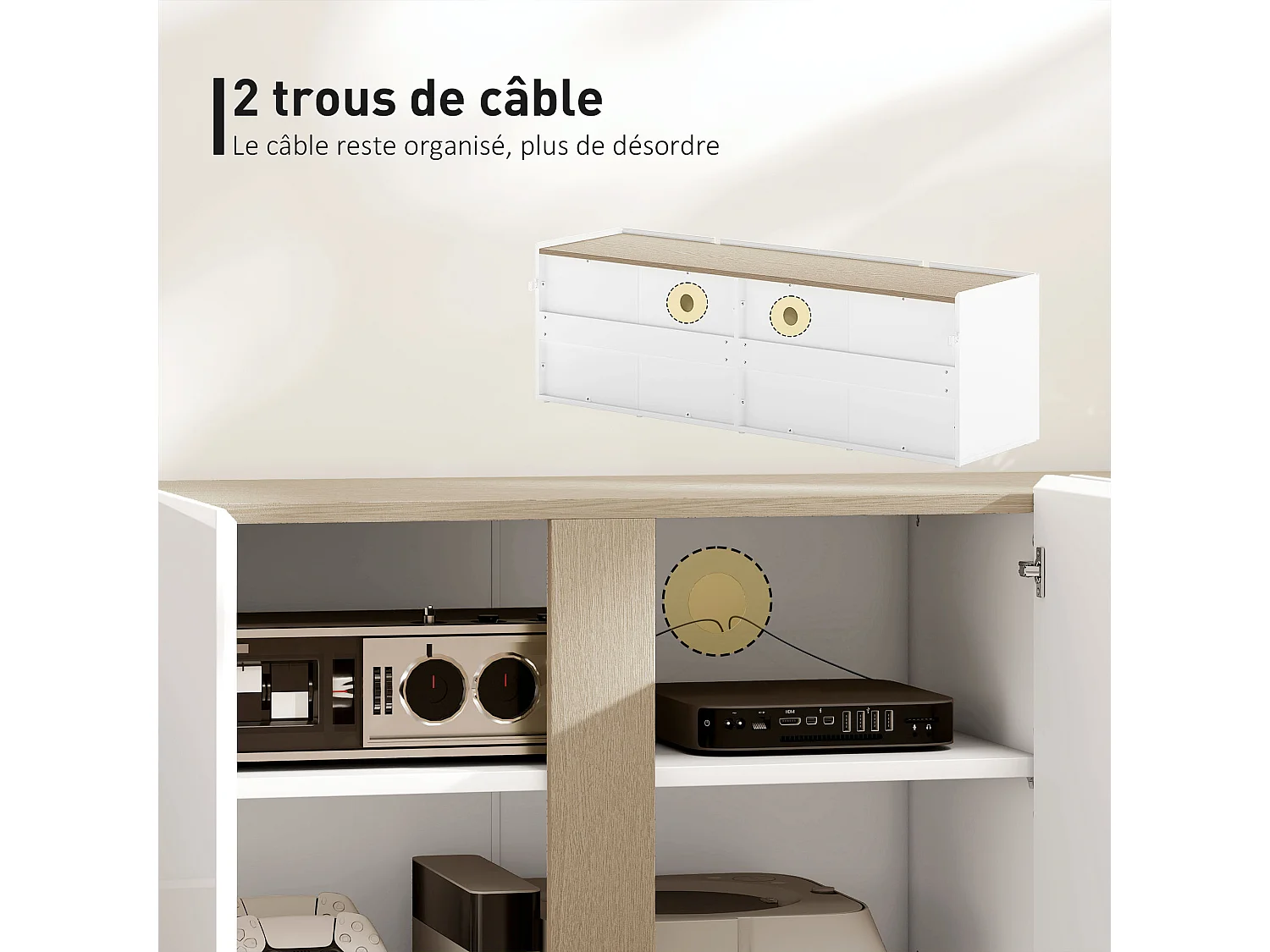 Meuble TV blanc HOMCOM 135 cm pour écran 65", rangement spacieux, portes à fermeture douce, étagère réglable, design moderne
