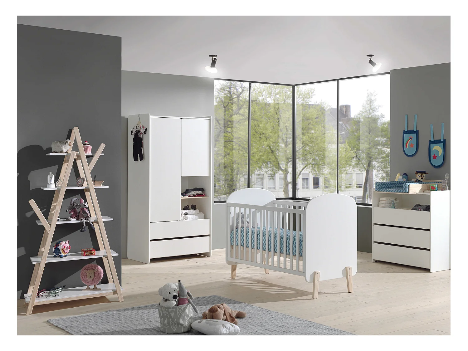 Librería infantil Kiddy de 5 niveles lacada en blanco y pino macizo claro