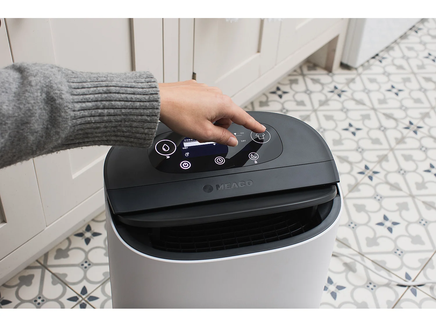 Déshumidificateur MeacoDry Arete® Two 25 L : silencieux, contrôle via appli, filtre HEPA, séchage rapide, basse consommation ; idéal pour maisons de 4–5 pièces