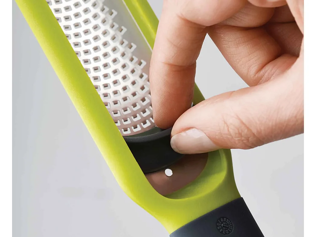 Rallador de cítricos verde Joseph Joseph Handi-Zest, diseño compacto y ergonómico para rallar cítricos con facilidad y precisión