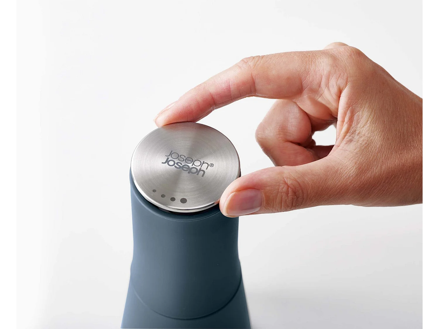 Juego de molinillos de sal y pimienta Milltop™ Editions Sky Joseph Joseph, diseño antiderrame, fácil de rellenar y ajustar