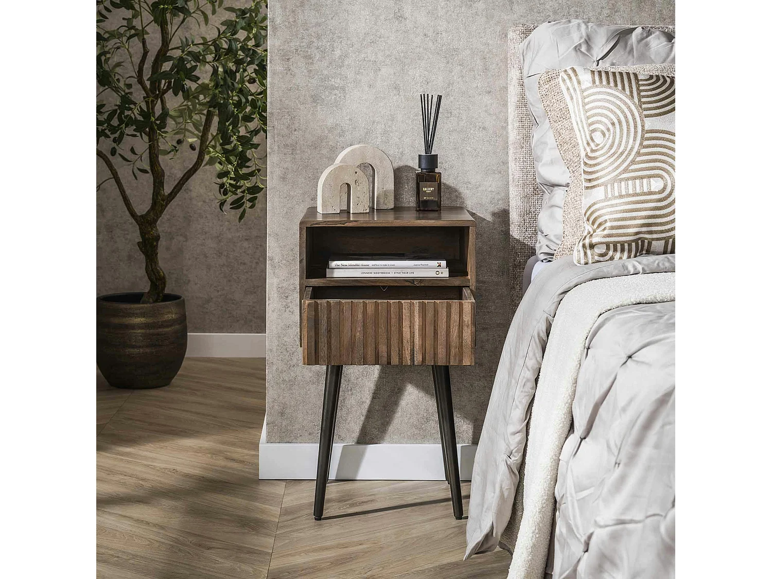 Table de chevet bois brun, tiroir rainuré & niche NAKO