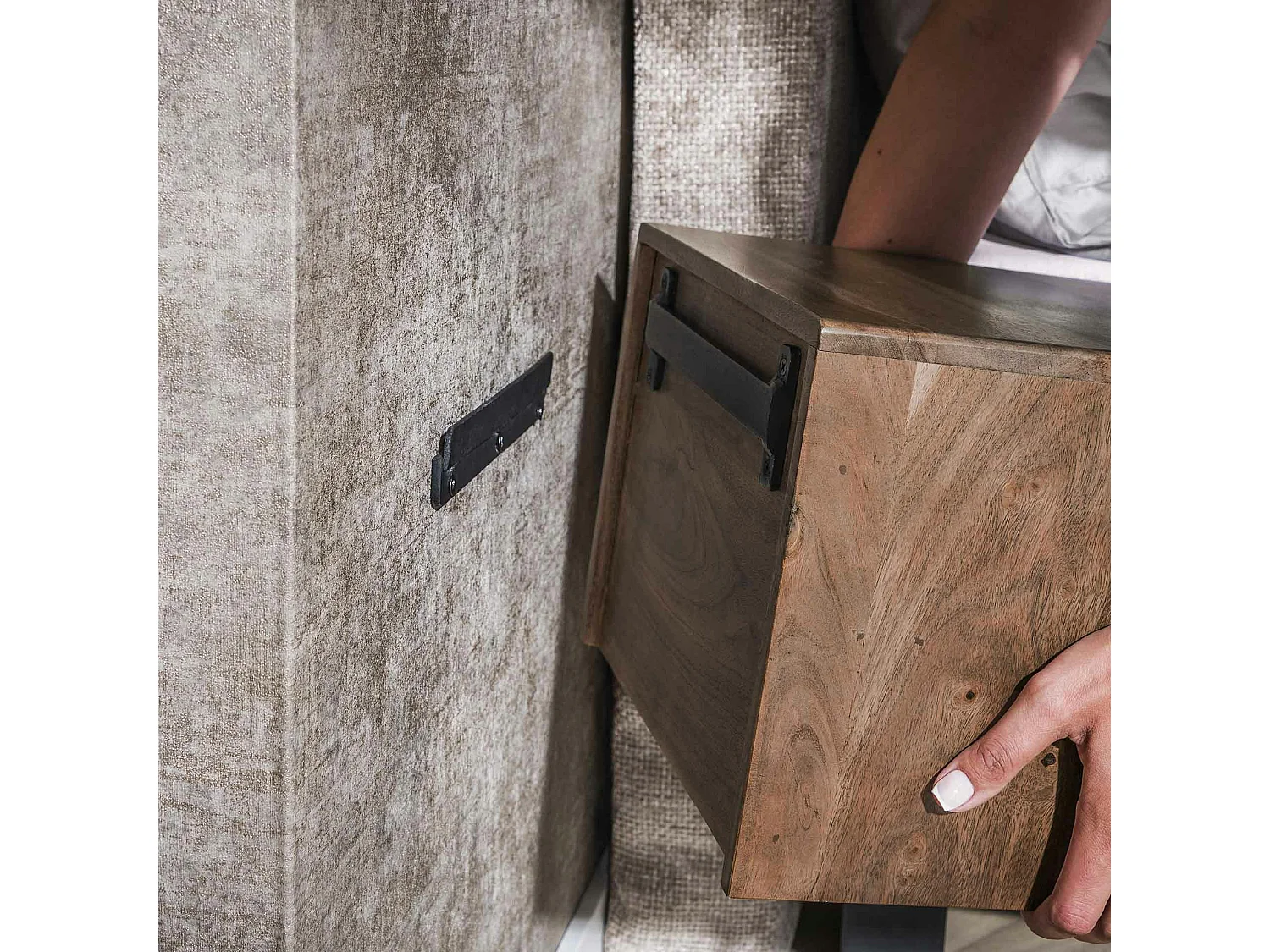 Table de chevet murale bois brun, tiroir & niche NAKO