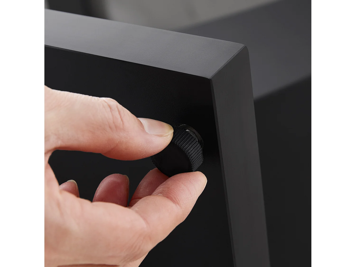 Esstisch für 4 bis 6 Personen – 140 x 75 x 75,5 cm – MDF + Metallbeine – Marmoroptik – Weiß + Schwarz