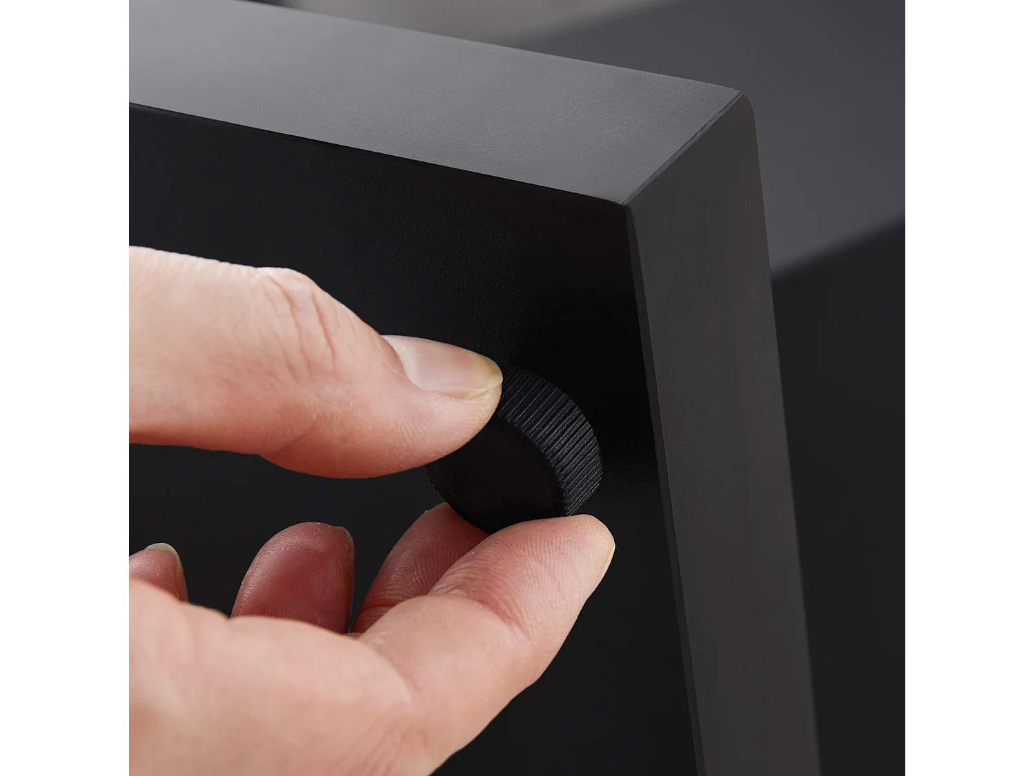 Ausziehbarer Esstisch für 4 bis 6 Personen – 99/159 x 75 x 75 cm – MDF + Metallbeine – Marmoroptik – Weiß + Schwarz