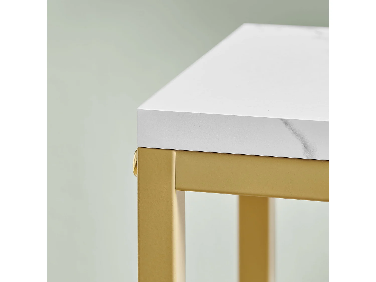 Support à fleurs Valora à 4 étagères, design moderne en acier doré et marbre.