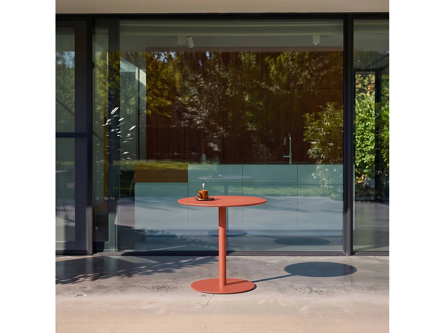 Tavolo da giardino bistrot rotondo in acciaio, 2 posti, Orea, Terracotta, 60x60x73 cm