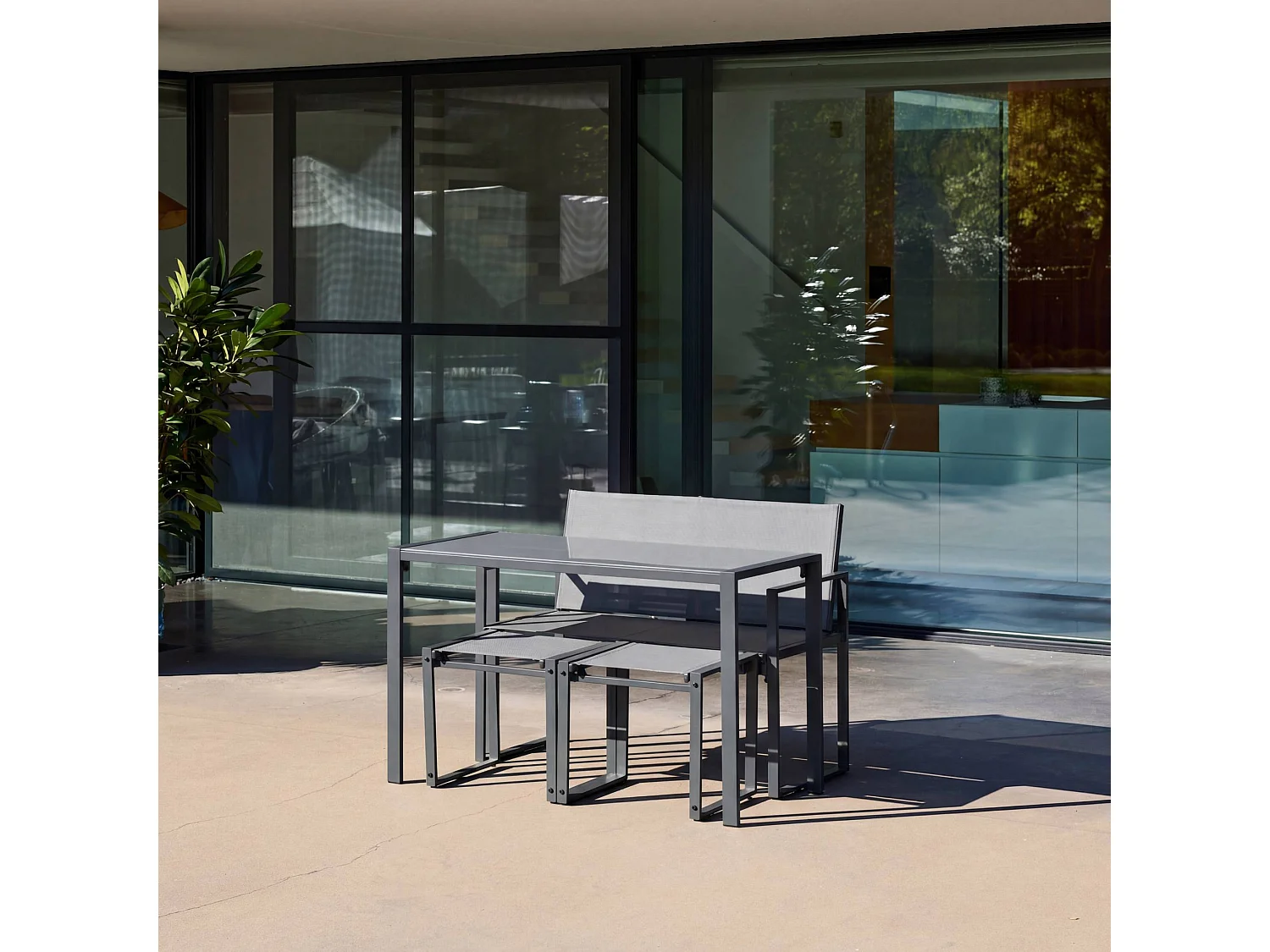 Set tavolo da giardino incastrabile in acciaio e textilene con 4