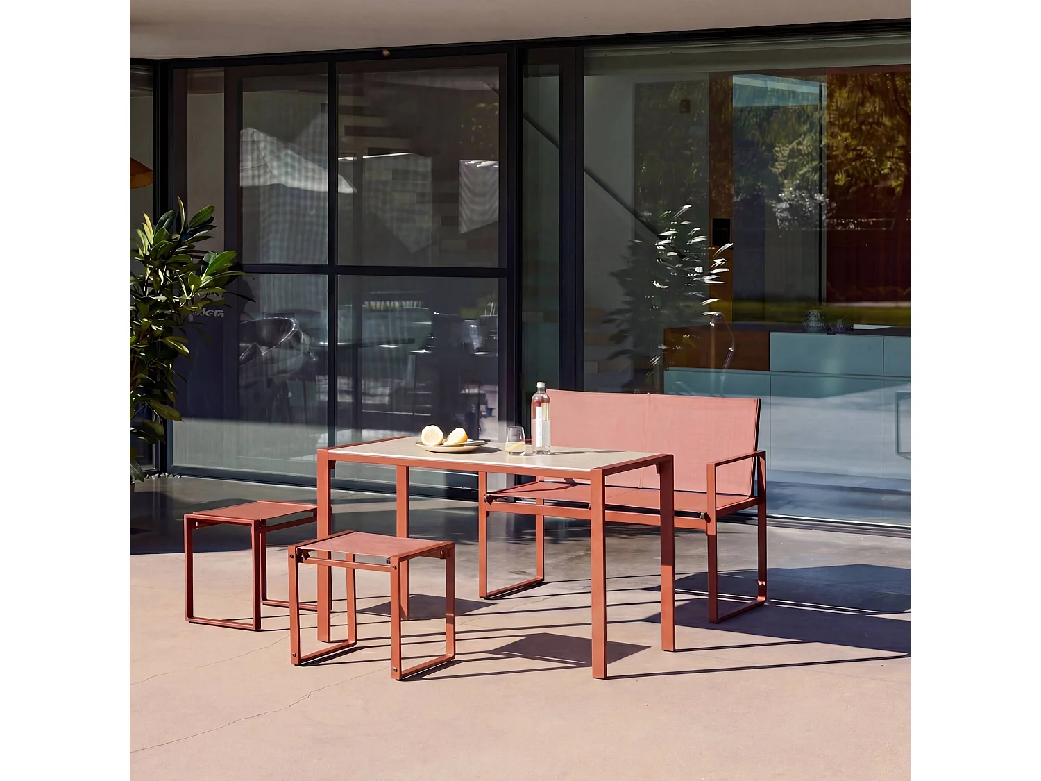 Set tavolo da giardino incastrabile in acciaio e textilene con 4