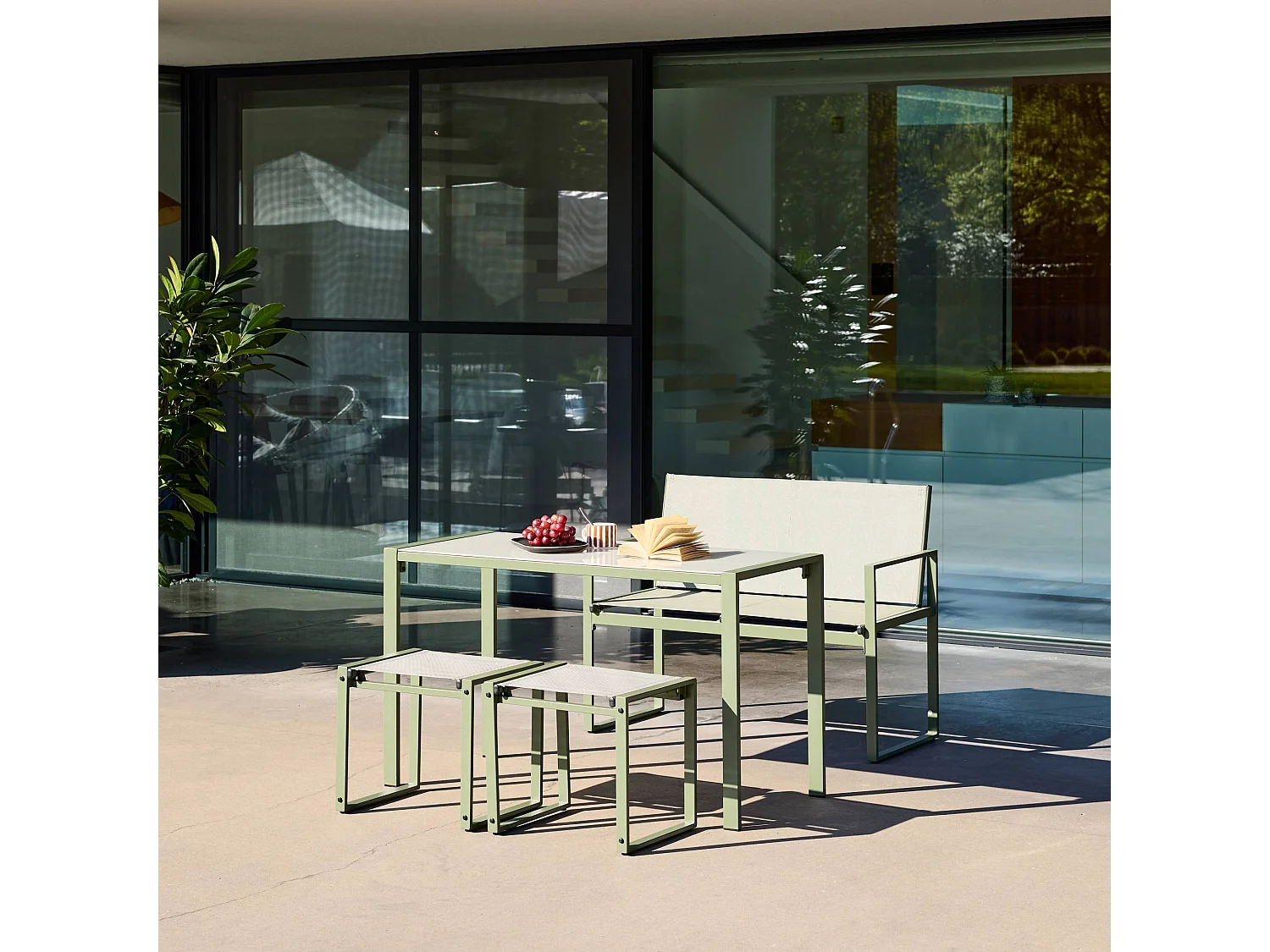 Set tavolo da giardino incastrabile in acciaio e textilene con 4