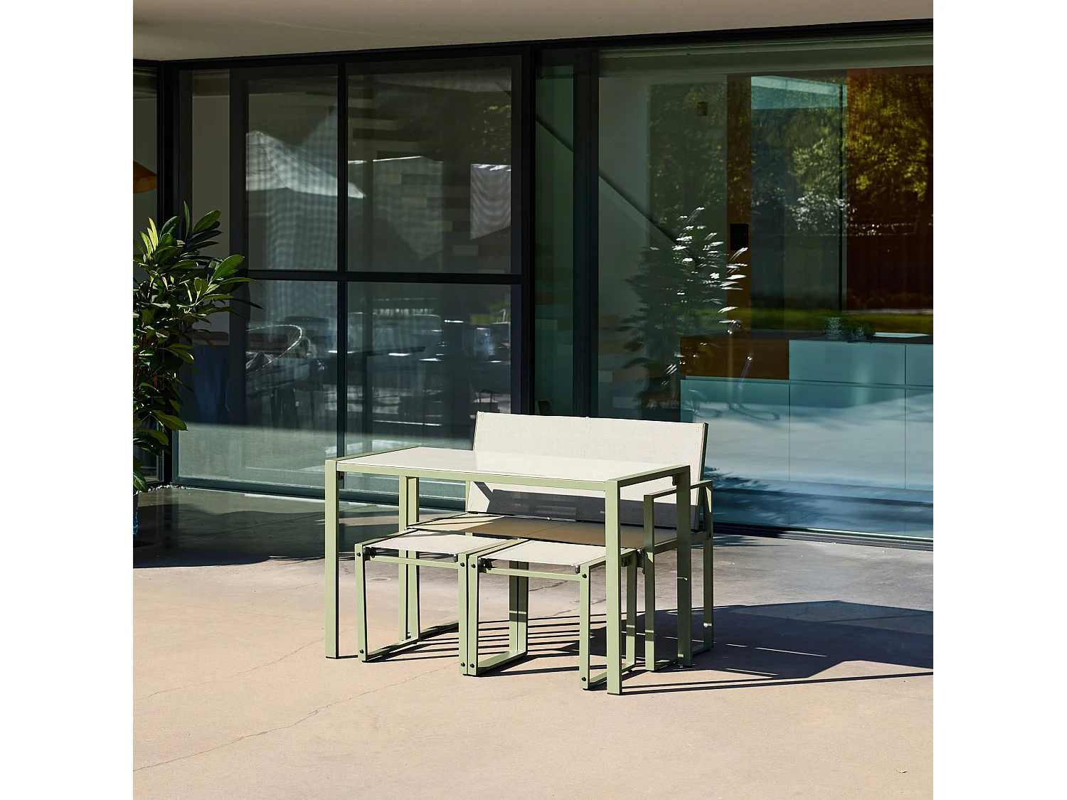 Set tavolo da giardino incastrabile in acciaio e textilene con 4