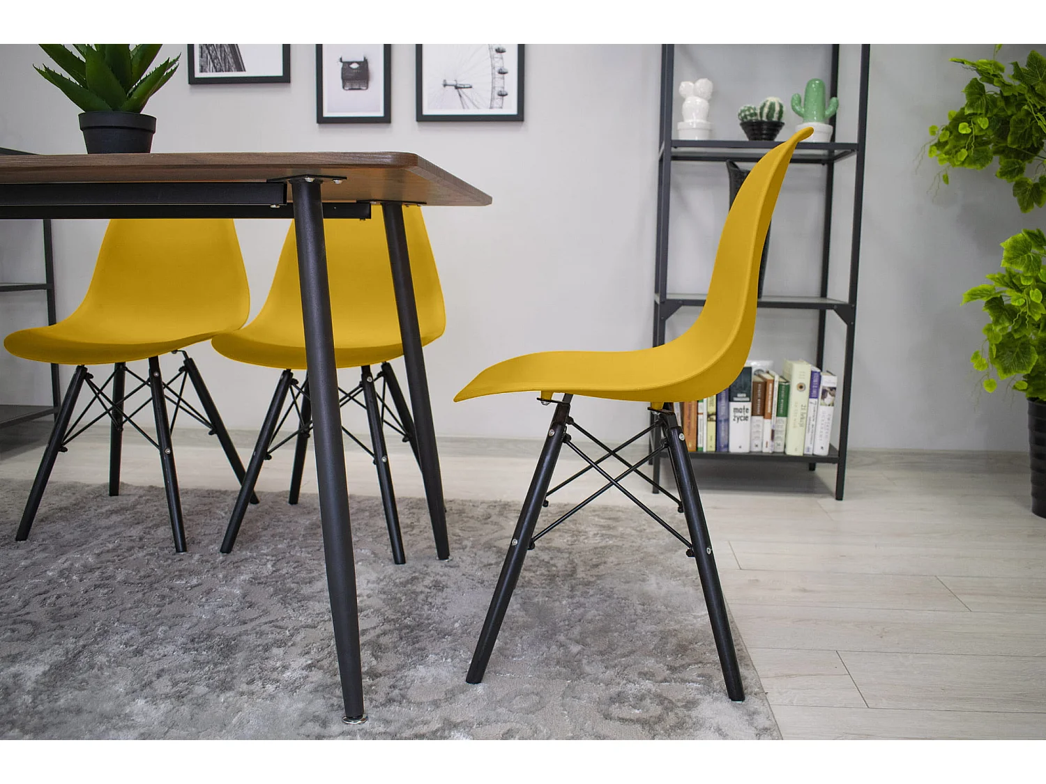 Chaise Valora OSAKA, pieds noirs moutarde, pour salle à manger (x4)