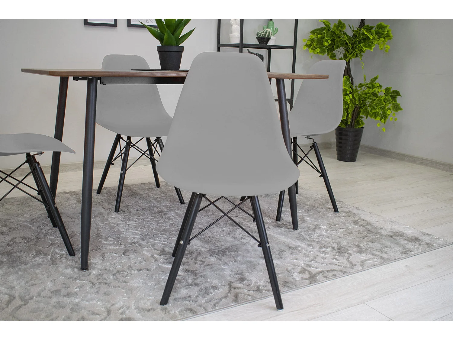 Valora OSAKA Stuhl, Grau, Schwarze Beine, Ergonomisches Design, 2 Stück