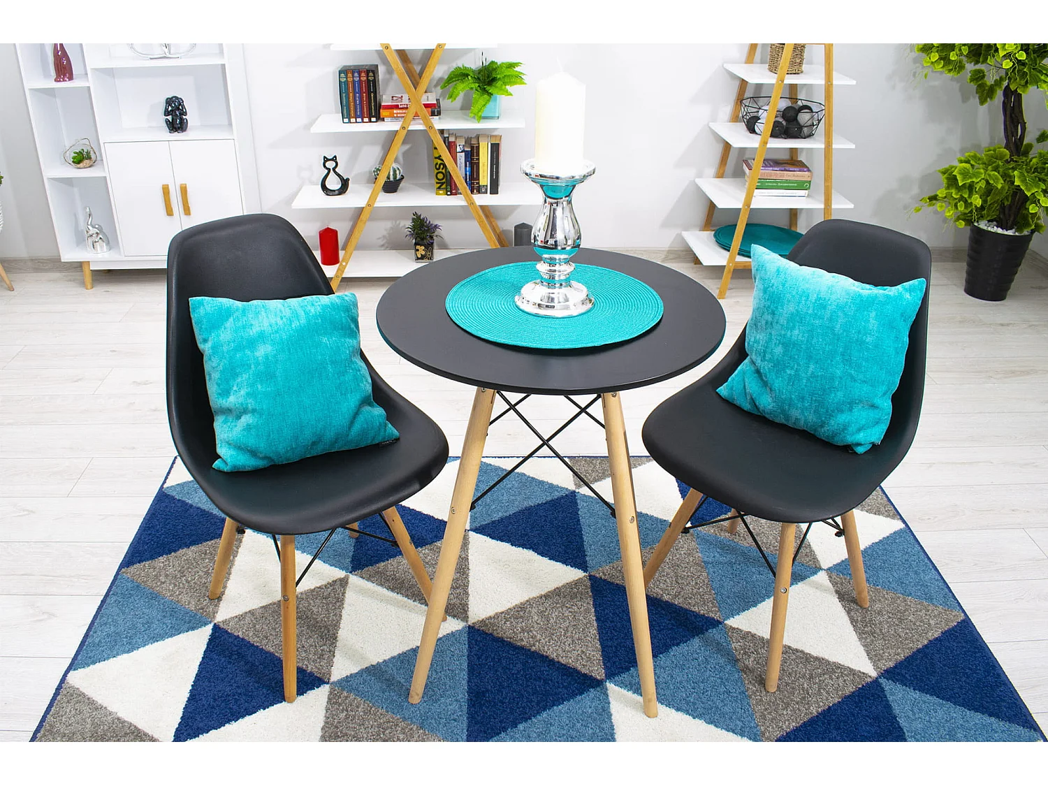 Chaise Valora OSAKA, pieds naturels noirs, ergonomique pour salon