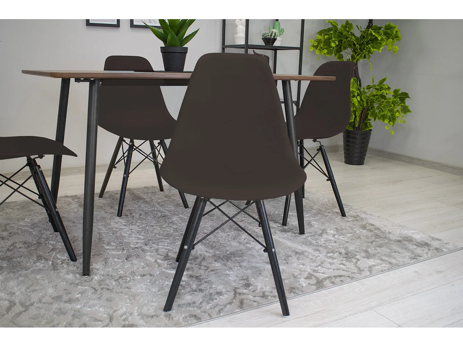 Valora OSAKA Stuhl, Kaffeebraun, schwarze Beine, ergonomisch, für das Wohnzimmer