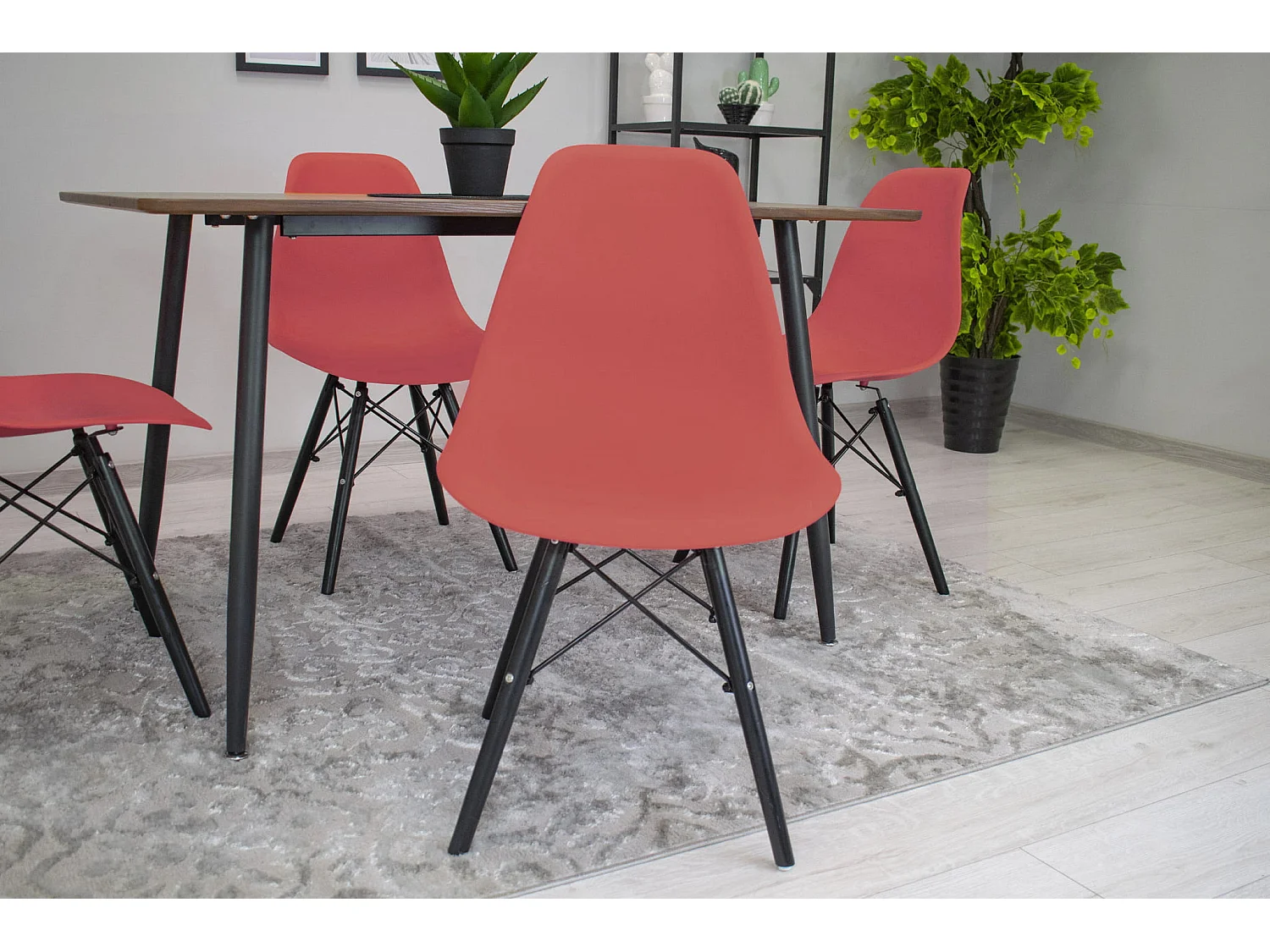 Chaise Valora OSAKA Design ergonomique Pieds noirs vermillon