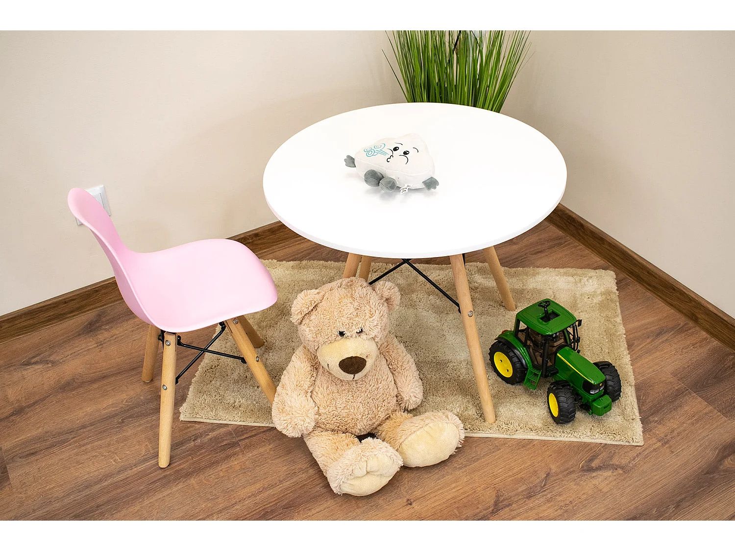 Valora ZUBI stoel roze ergonomisch design voor kinderkamer x3