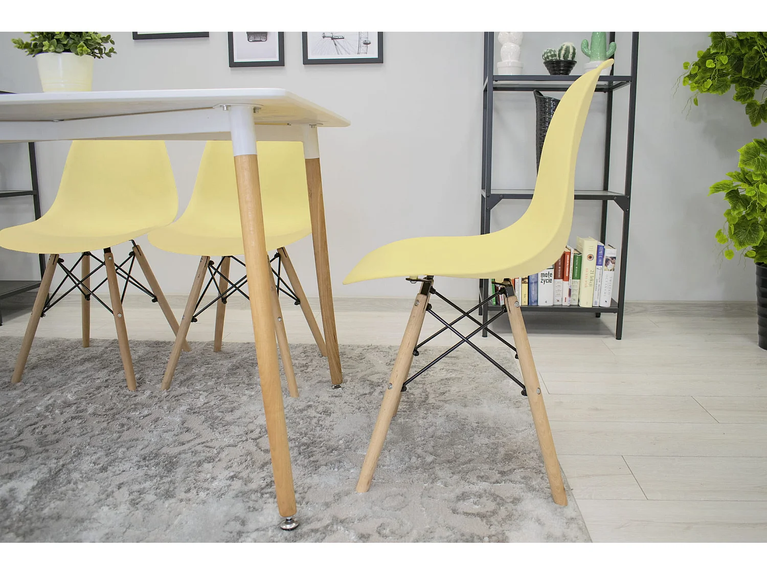 Sedia Valora OSAKA color crema con gambe naturali per soggiorno x4