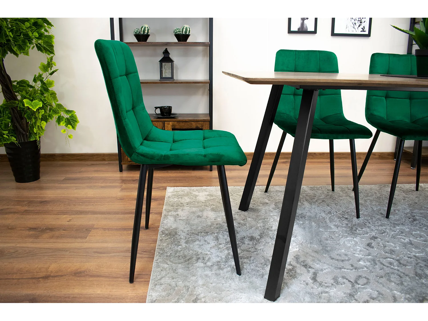 Valora PYRA Stuhl Dunkelgrüner Samt Modernes Design x4