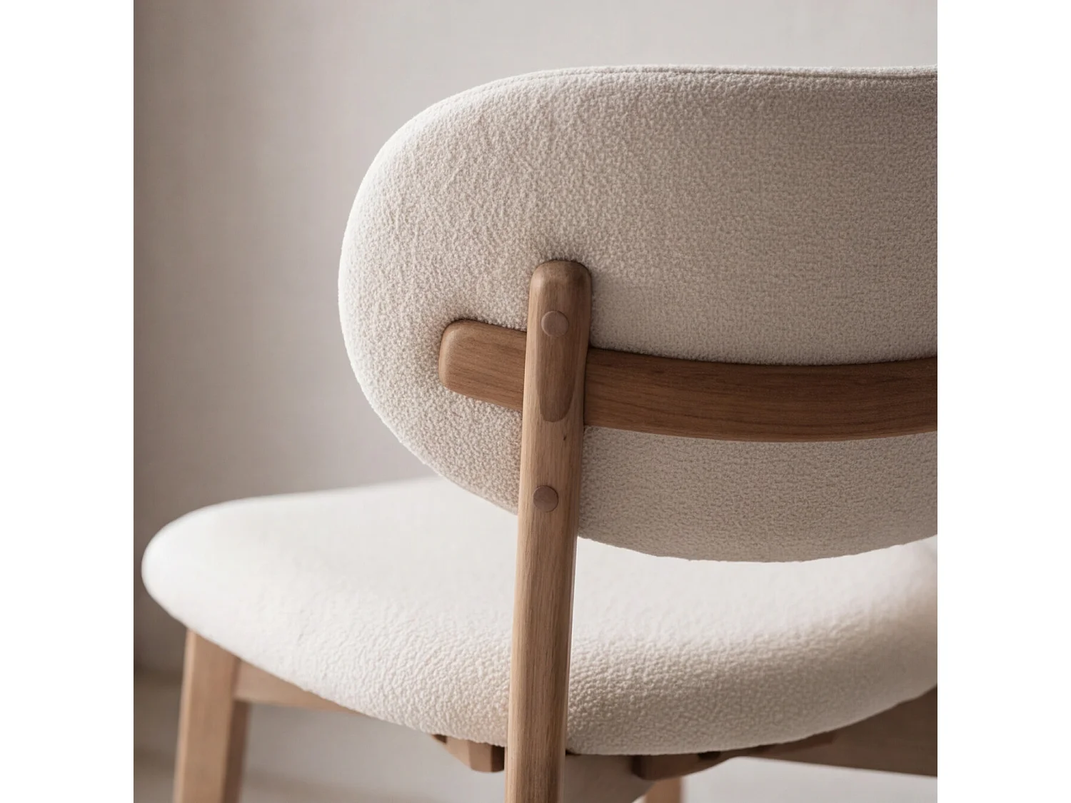 Set di 2 sedie AURA beige in tessuto loop e legno chiaro