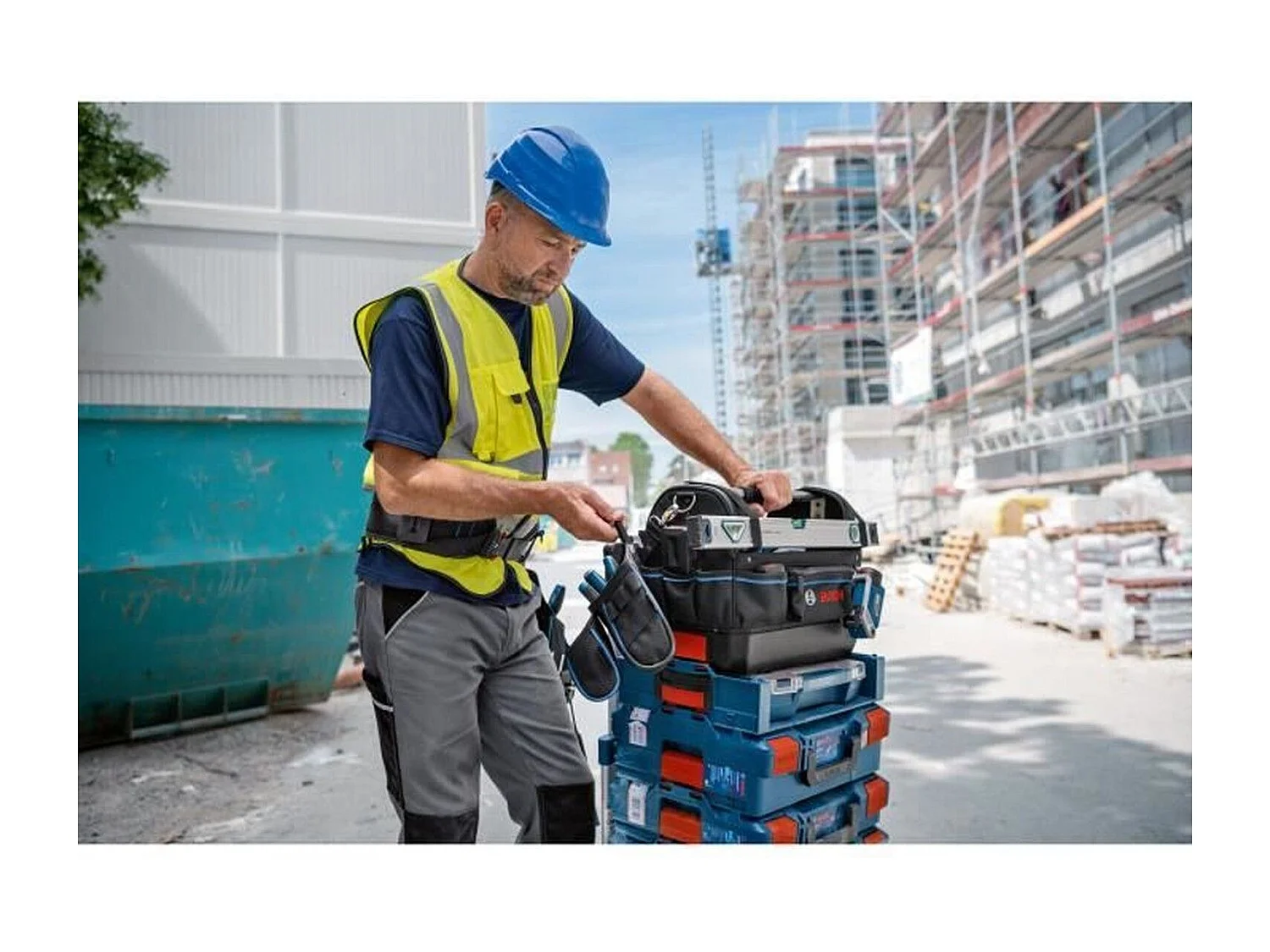 Torba na narzędzia Bosch GWT 20 wielokolorowa kompatybilna z L-BOXX, 23x43x34 cm, solidna antywstrząsowa podstawa