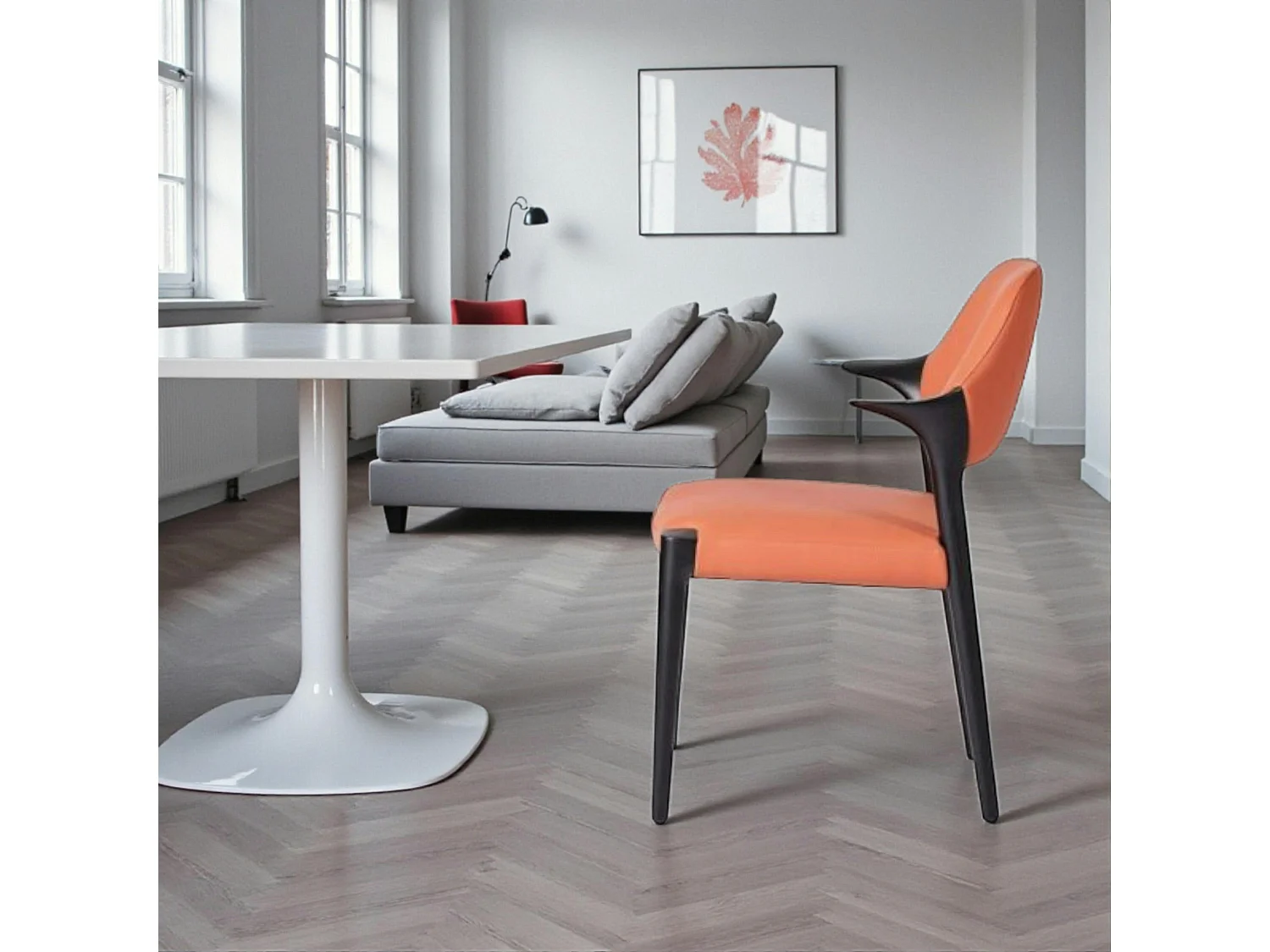 Chaise en cuir rouille design, accoudoirs bois noir ALDER