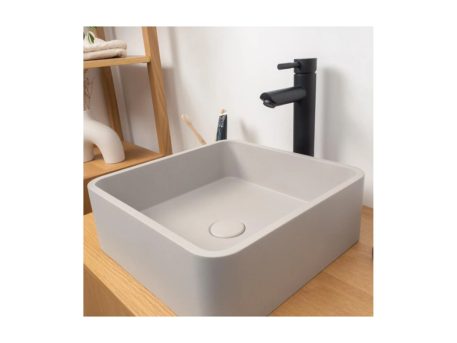 ALAN 36 cm quadratisches Aufsatzwaschbecken aus grauem Beton