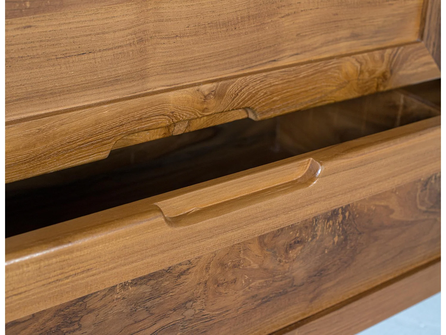 Meuble TV en teck massif avec deux portes 180 cm