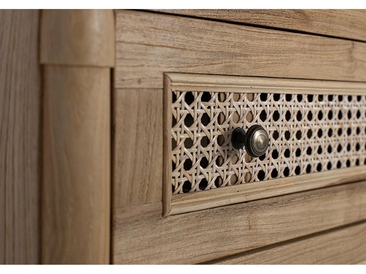 Commode en teck massif avec trois tiroirs en maille 80 cm